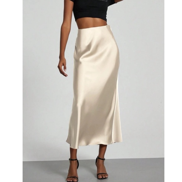 Satin Chic midi skirt in Olive Green - Picture 15 of 16